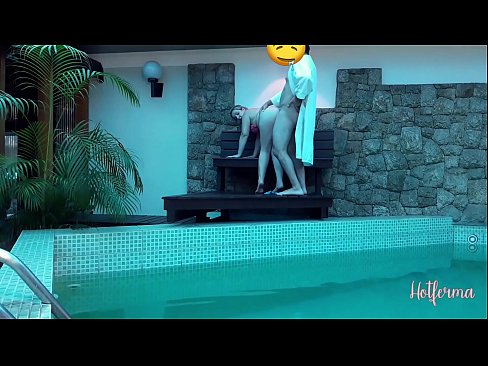 ❤️ Chef inviterer stuepige til poolen, men kunne ikke modstå en hot ❤️❌ Sex video at da.befuck-net.ru ️