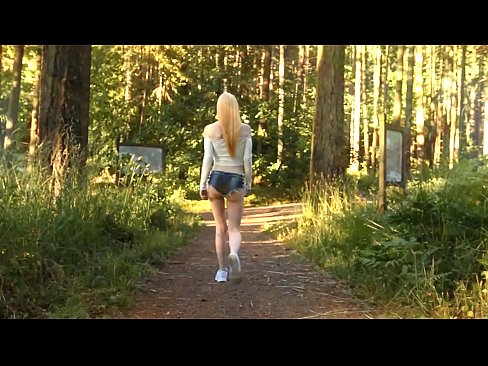 ❤️ Smuk kvinde bevæger sig langsomt, ikke nøgen video ❤️❌ Sex video at da.befuck-net.ru ️